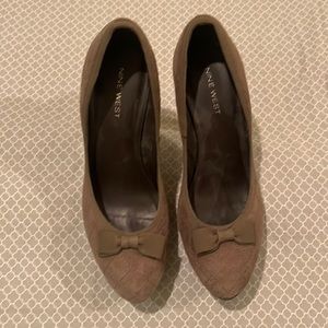 Nine West Patchwork Suede Heels. Size 8.5. Pre-owned. Excellent condition.